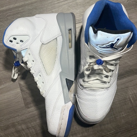 Mens Jordans - Picture 3 of 5